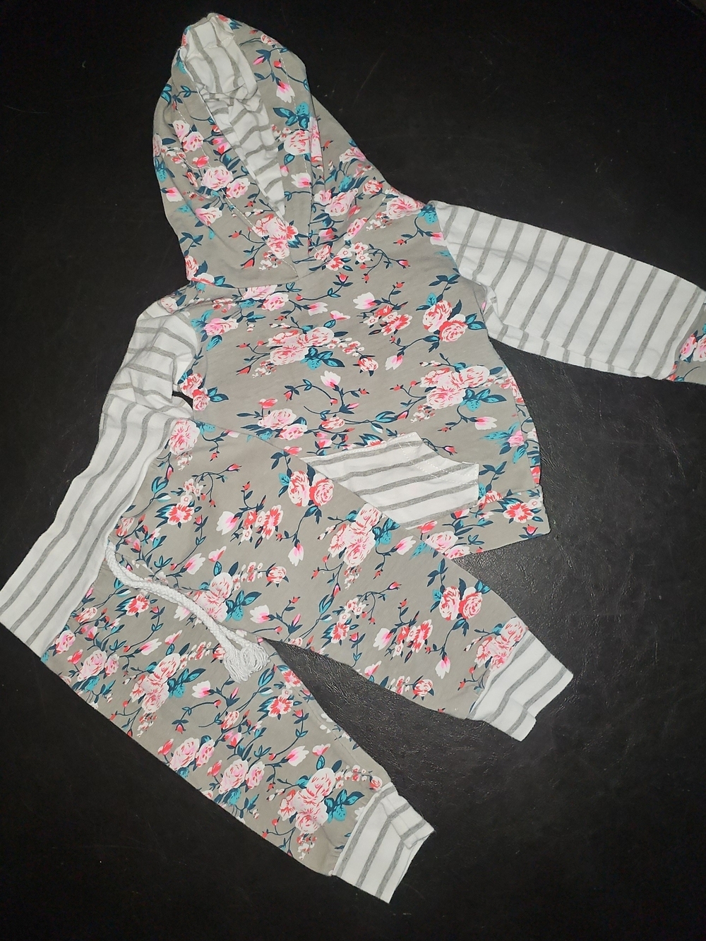 Floral Hooded Sweatshirt and Joggers Set - Gray with Pink Floral